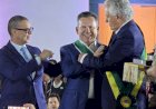 Governador Mauro Mendes recebe a mais alta honraria do estado de Goiás