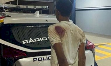 Homem tenta invadir ônibus, agride funcionária do guichê e apanha de populares