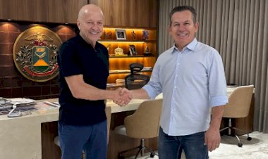 Vice-governador Otaviano Pivetta assume comando do Estado