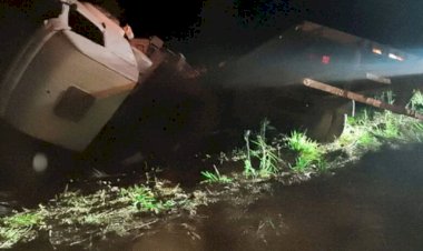 Idoso perde controle de caminhão e morre na BR-158