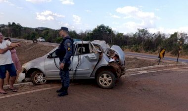 Homem morre após ser lançado para fora de carro durante capotamento na BR-158, em Confresa