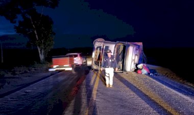 Acidente com carreta causa congestionamento na BR-158, próximo ao distrito de Indianópolis