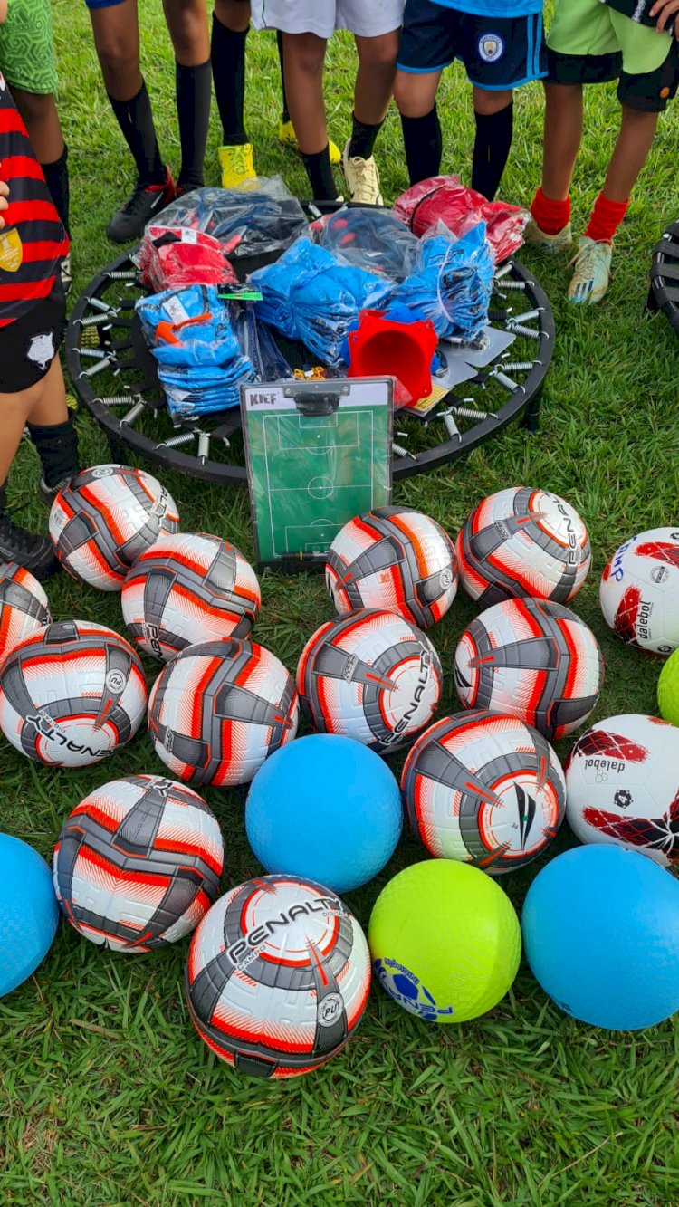 Prefeitura de Campinápolis entrega kits esportivos ao Projeto Segundo Tempo