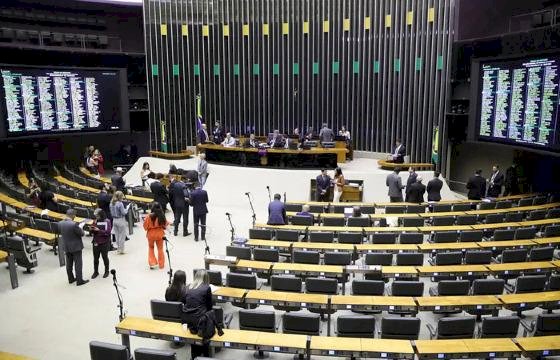 Câmara aprova urgência de texto sobre impostos da reforma tributária