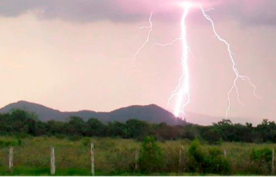 Trabalhador morre após ser atingido por raio em fazenda em Querência
