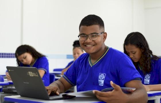 Brasil aumenta investimento público em educação