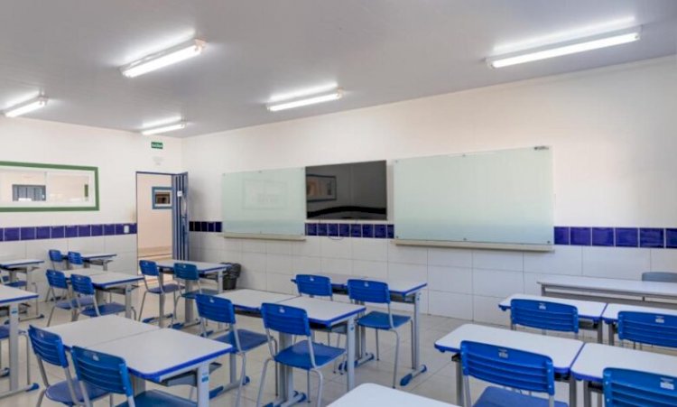 Professor encontra 12 porções de cocaína e 4 de maconha na mochila de aluno de 15 anos