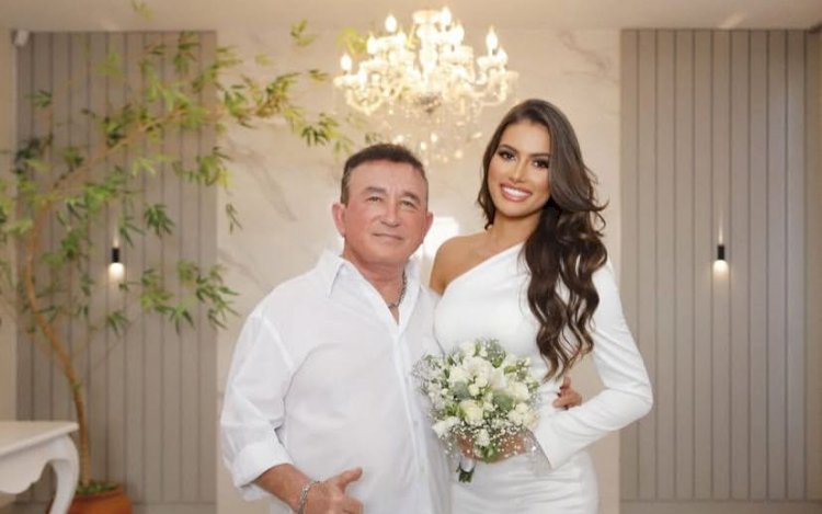 Calita Franciele e Amado Batista oficializam casamento em cartório de Água Boa