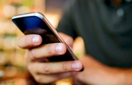 Tribunal permite que homem mantenha fotos com ex nas redes sociais