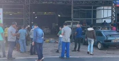 Homem é executado a tiros na frente de oficina; suspeitos fugiram