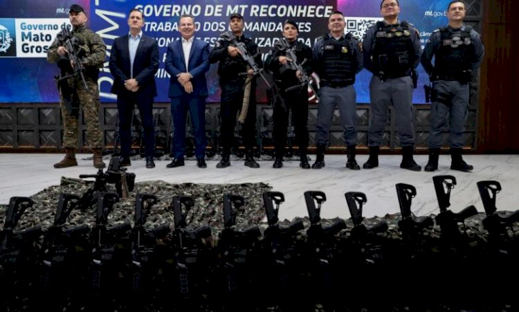 Governo de MT entrega R$ 6 milhões em fuzis, metralhadoras e equipamentos para a Polícia Militar