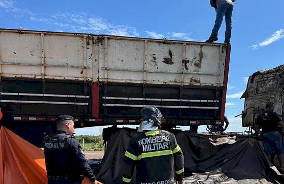 Incêndio atinge carreta com carga perigosa em rodovia na região do Araguaia