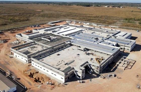 Dr. Eugênio chama de “descaso” ausência de construtora em reunião e cobra respostas sobre atraso em obras de hospitais